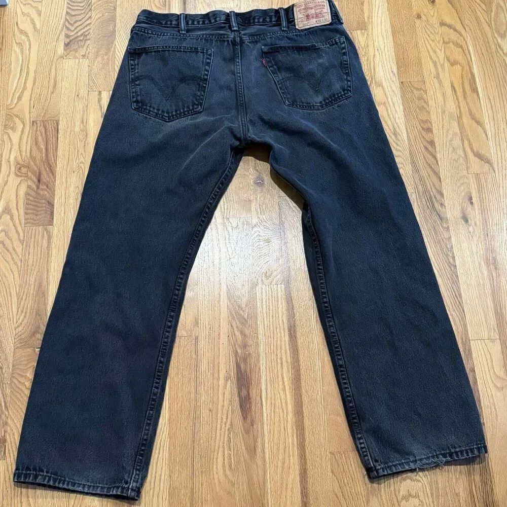 Men's Levis 505 size 38 X 30 Regular Fit Straight Leg Denim Jeans Black